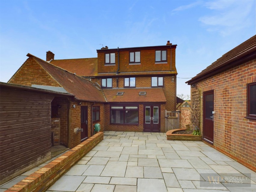 Images for West Avenue, Burton Fleming, Driffield EAID:wooleyapi BID:1