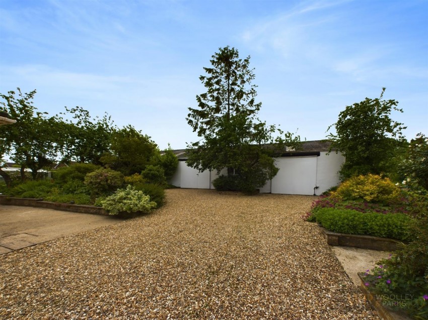 Images for Orchard Lane, Hutton, Driffield EAID:wooleyapi BID:1